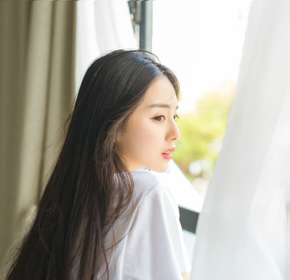 人生自是有情痴，此恨不关风与月。